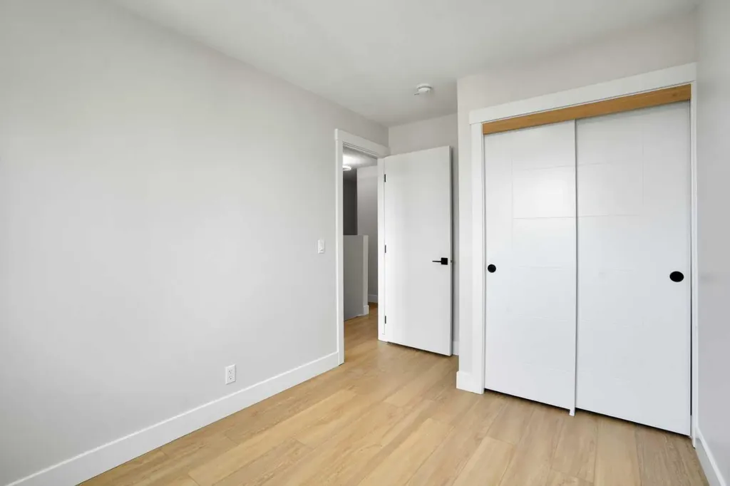 74 Castledale Way NE Calgary AB T3J 2A2