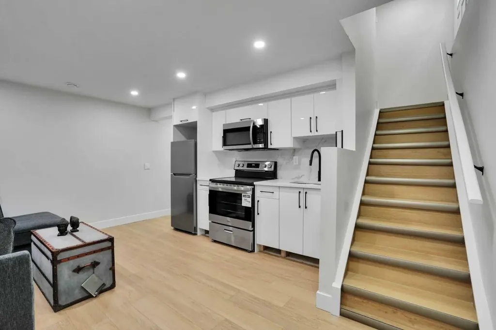 74 Castledale Way NE Calgary AB T3J 2A2