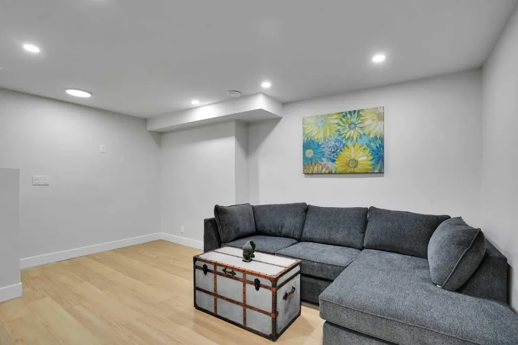 74 Castledale Way NE Calgary AB T3J 2A2