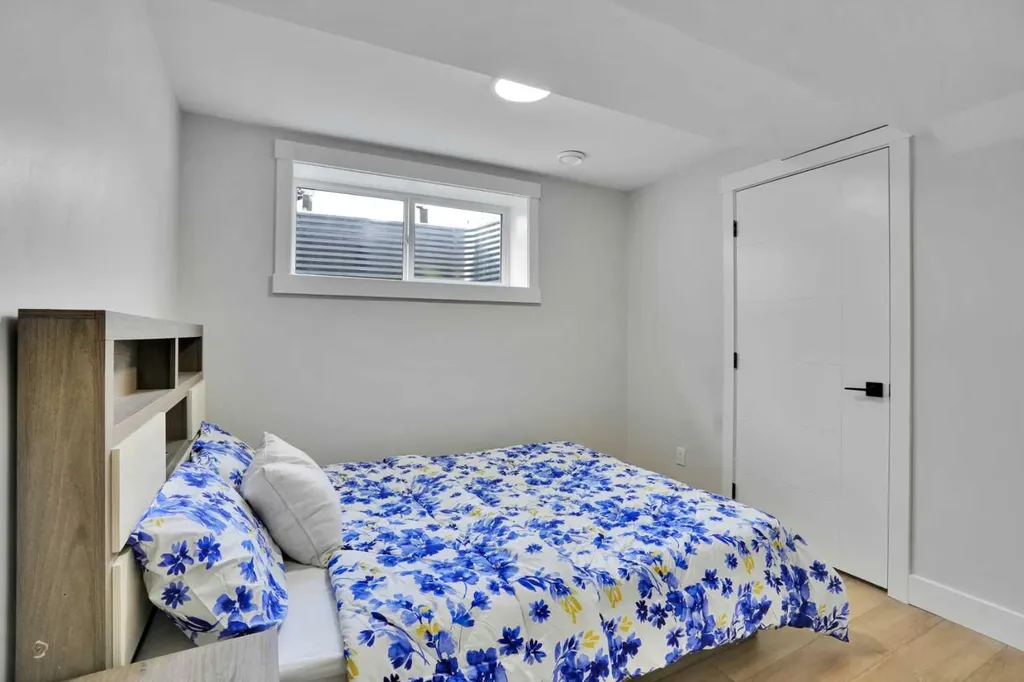 74 Castledale Way NE Calgary AB T3J 2A2