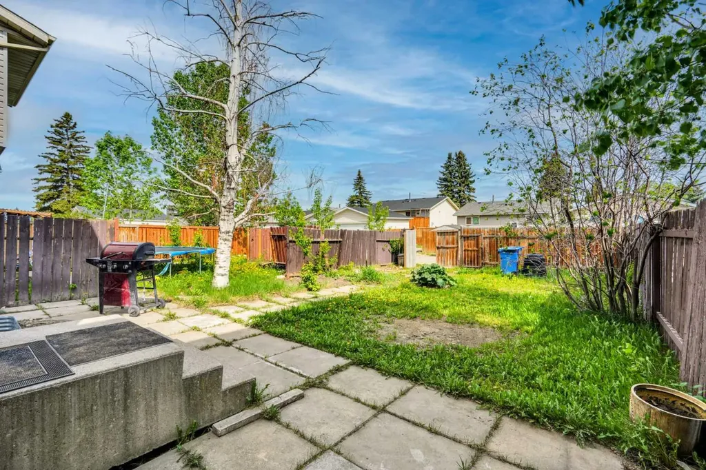 74 Castledale Way NE Calgary AB T3J 2A2