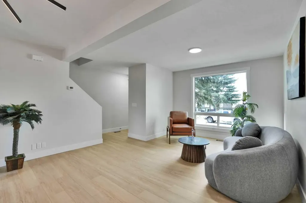 74 Castledale Way NE Calgary AB T3J 2A2