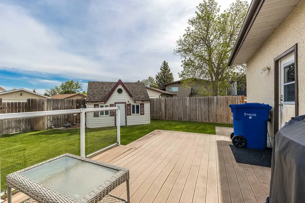 6 Rossland Crescent SE Medicine Hat AB T1B 2B6