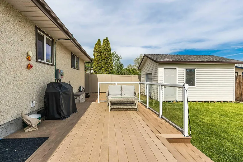 6 Rossland Crescent SE Medicine Hat AB T1B 2B6