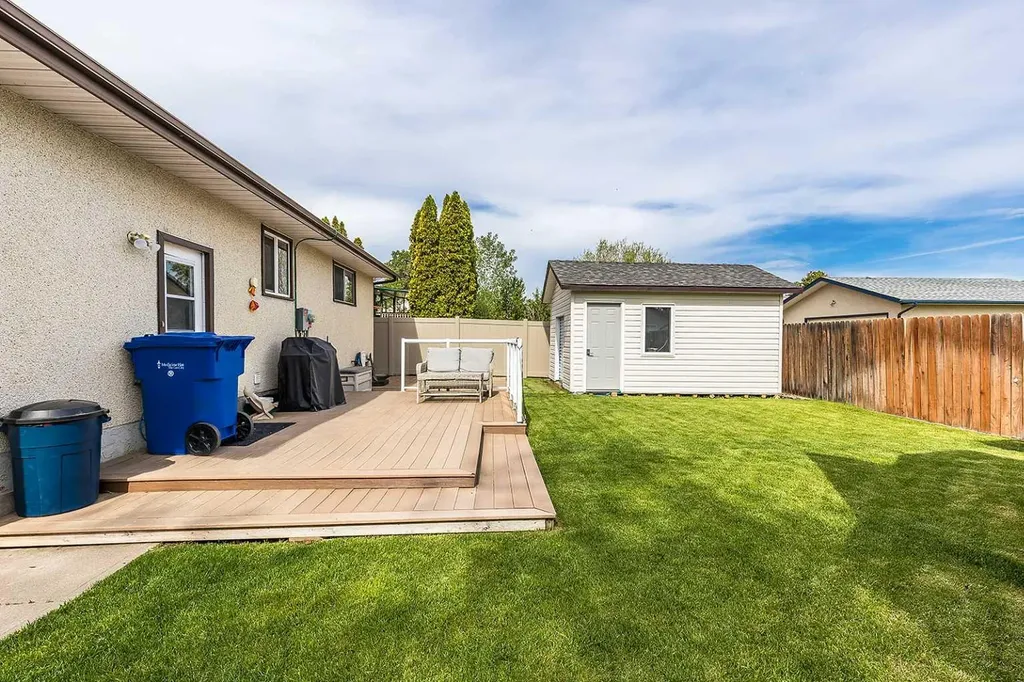 6 Rossland Crescent SE Medicine Hat AB T1B 2B6