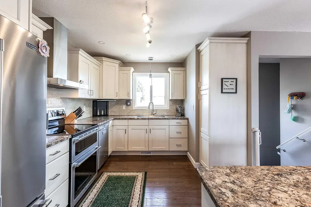 6 Rossland Crescent SE Medicine Hat AB T1B 2B6
