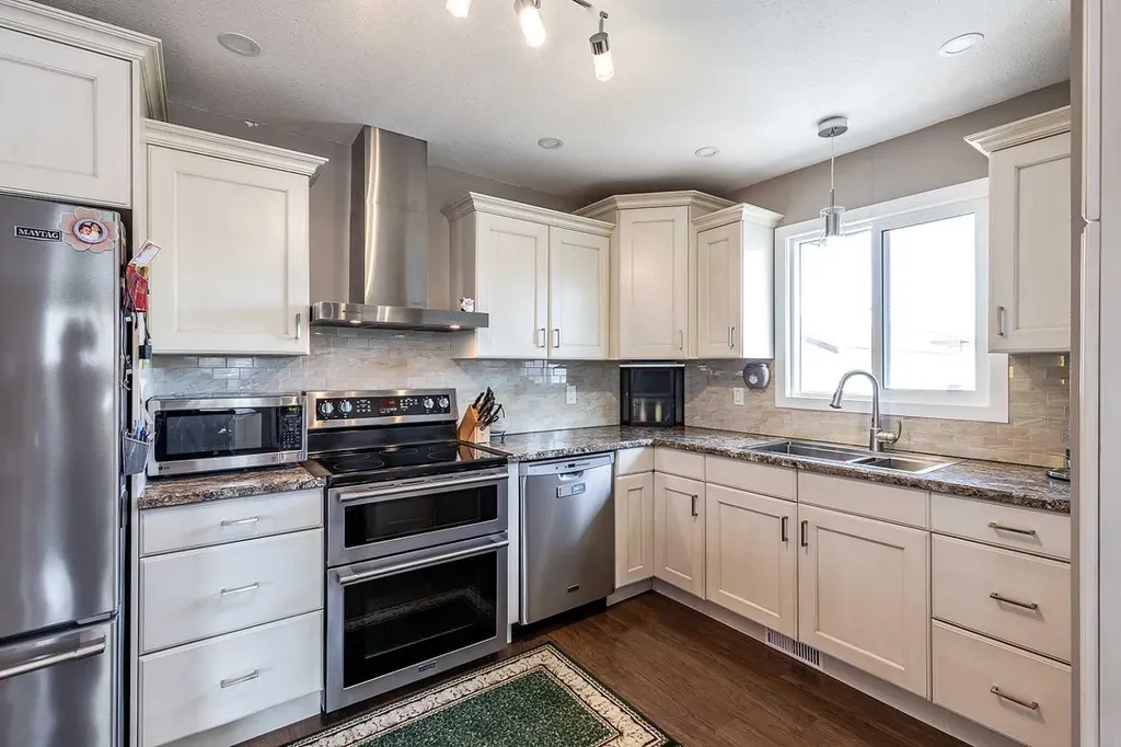 6 Rossland Crescent SE Medicine Hat AB T1B 2B6