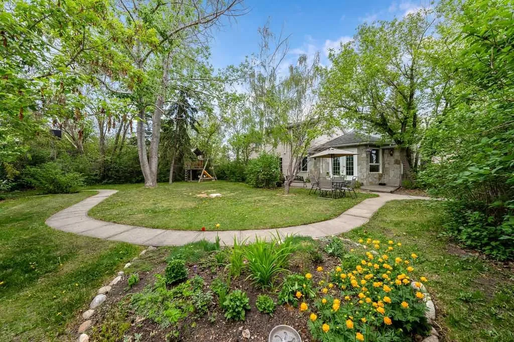 27 Dewitts Pond Rural Rocky View County AB T4B 4S8
