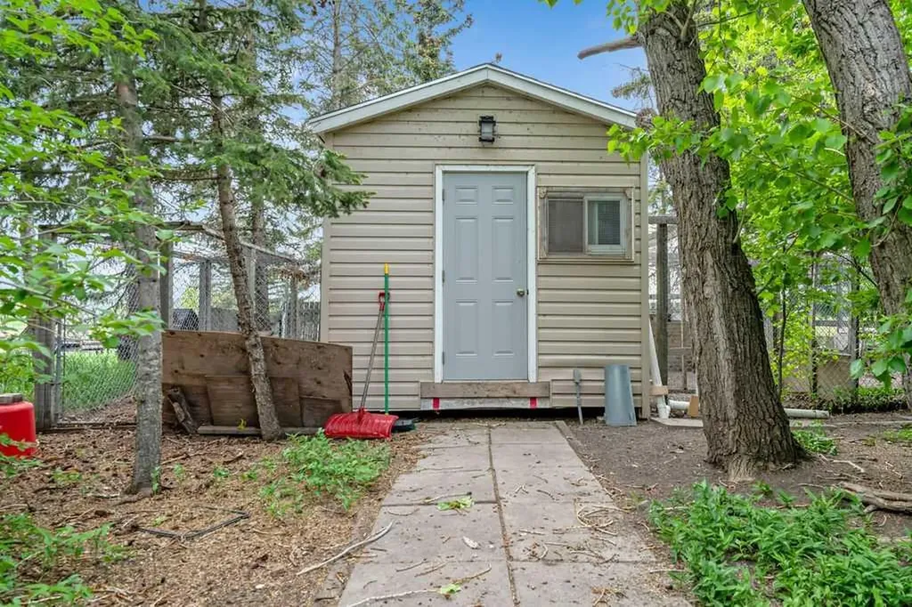 27 Dewitts Pond Rural Rocky View County AB T4B 4S8