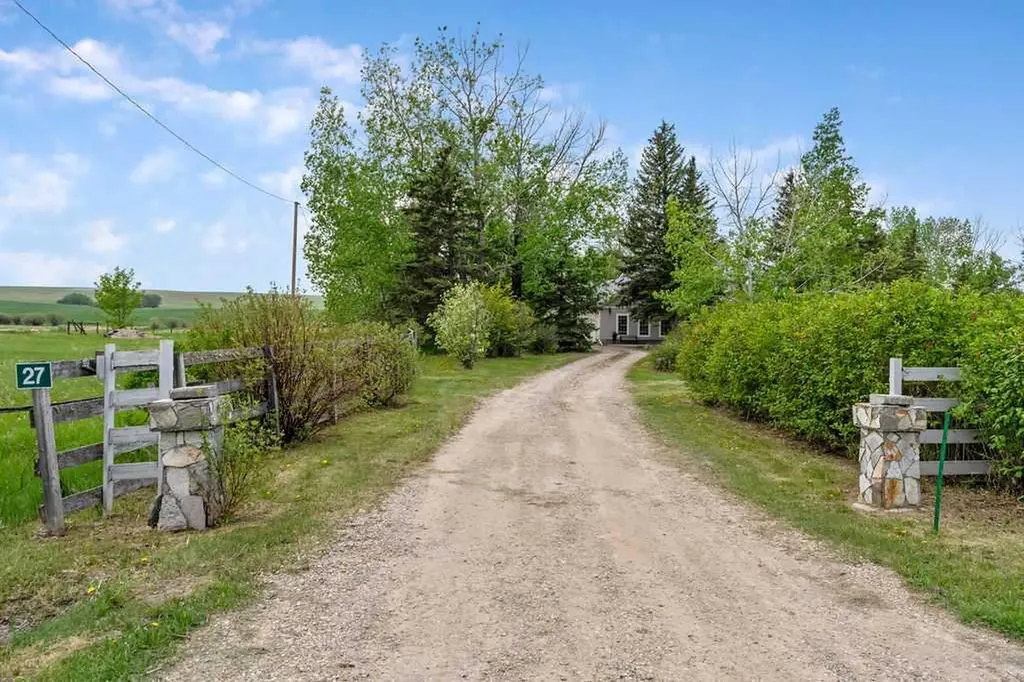 27 Dewitts Pond Rural Rocky View County AB T4B 4S8