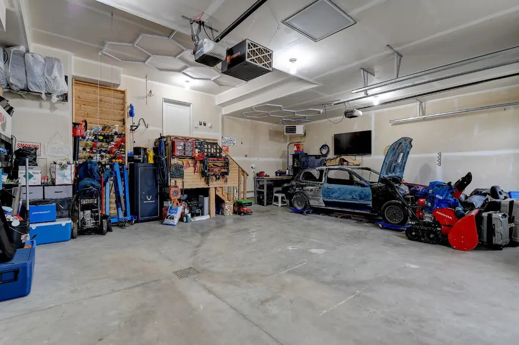 9054 81 Avenue Grande Prairie AB T8X0P2