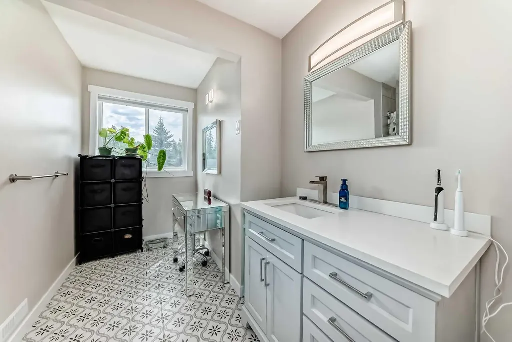 36 Gregson Crescent Red Deer AB T4P 2K4