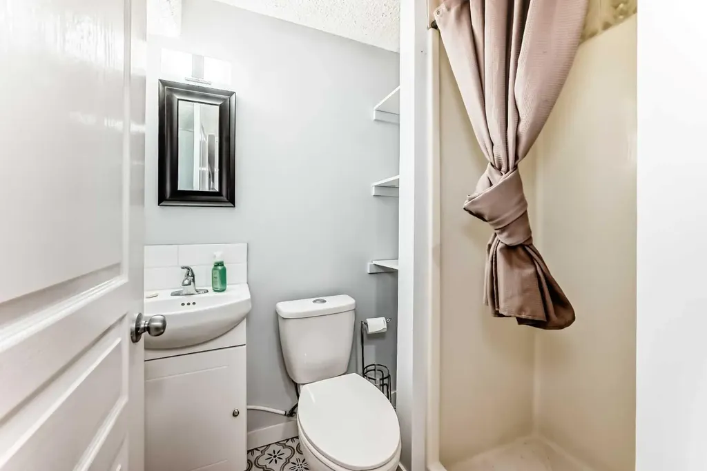 36 Gregson Crescent Red Deer AB T4P 2K4
