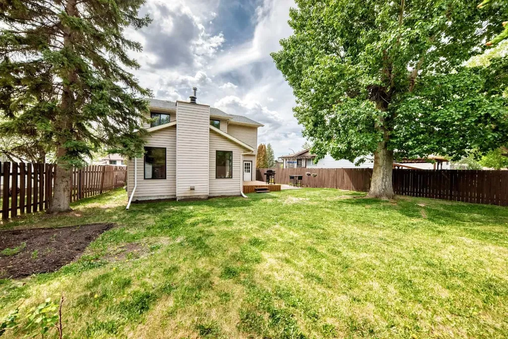 36 Gregson Crescent Red Deer AB T4P 2K4