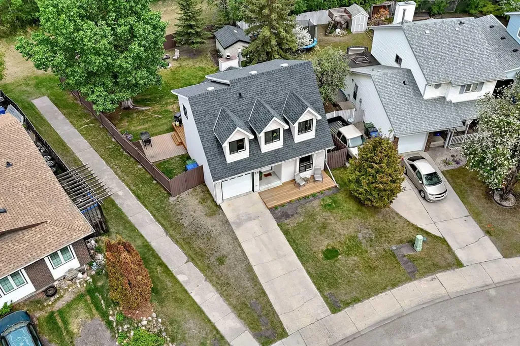 36 Gregson Crescent Red Deer AB T4P 2K4
