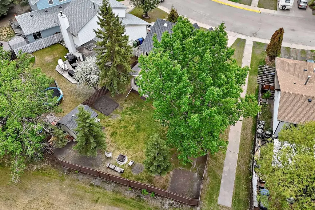 36 Gregson Crescent Red Deer AB T4P 2K4