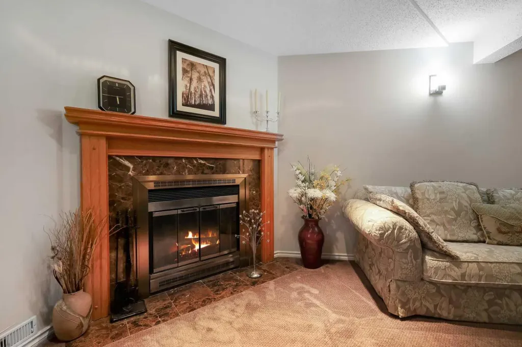 1296 Berkley Drive NW Calgary AB T3K 1S9