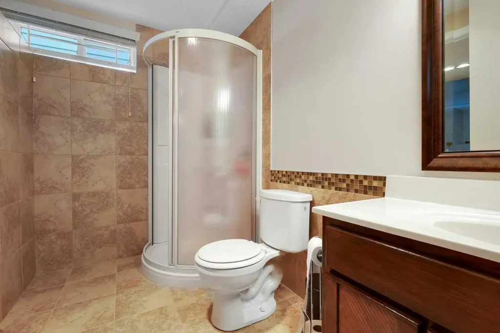 1296 Berkley Drive NW Calgary AB T3K 1S9