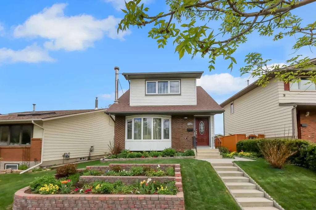 1296 Berkley Drive NW Calgary AB T3K 1S9