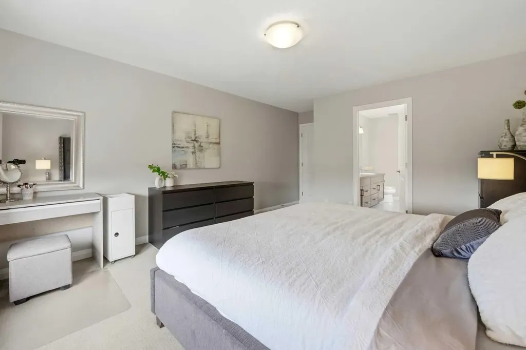 236 Auburn Springs Close SE Calgary AB T3M 1L7