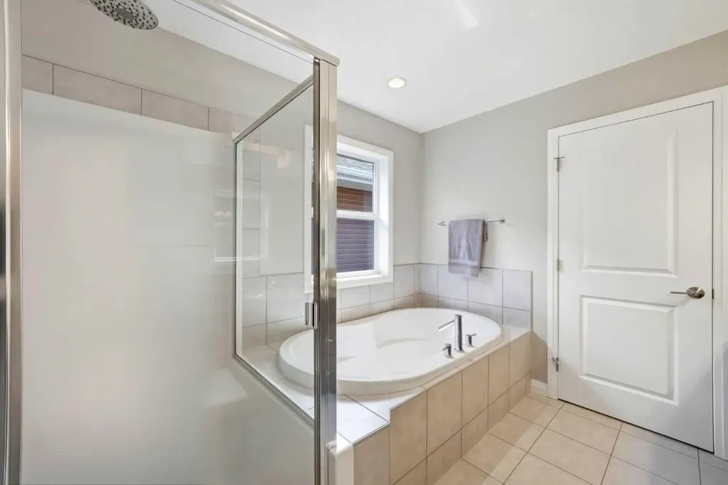 236 Auburn Springs Close SE Calgary AB T3M 1L7