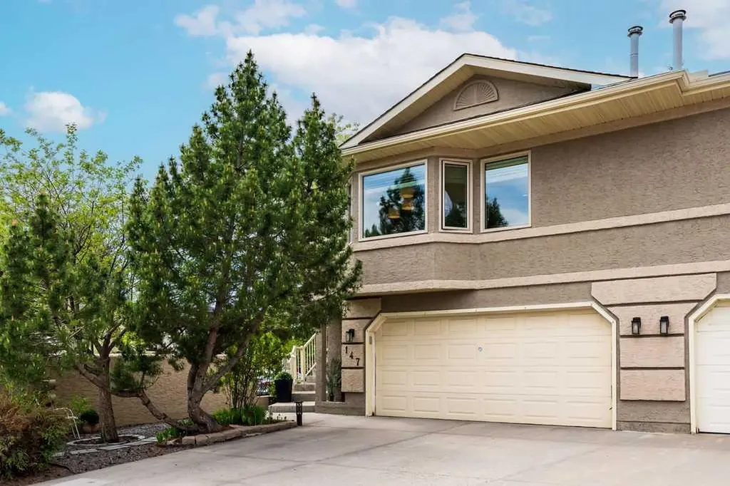 147 Silver Creek Mews NW Calgary AB T3B 5L2