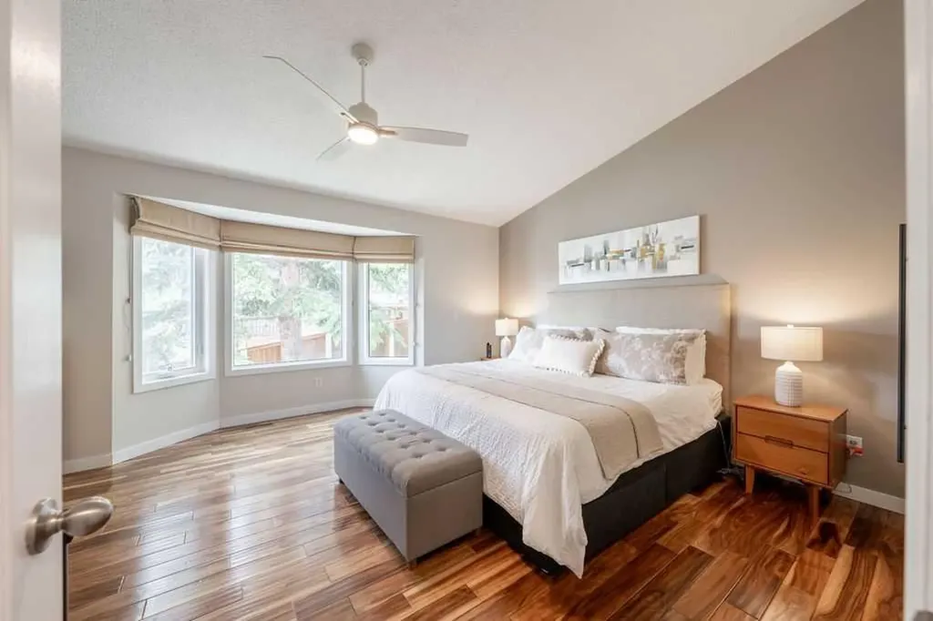 147 Silver Creek Mews NW Calgary AB T3B 5L2