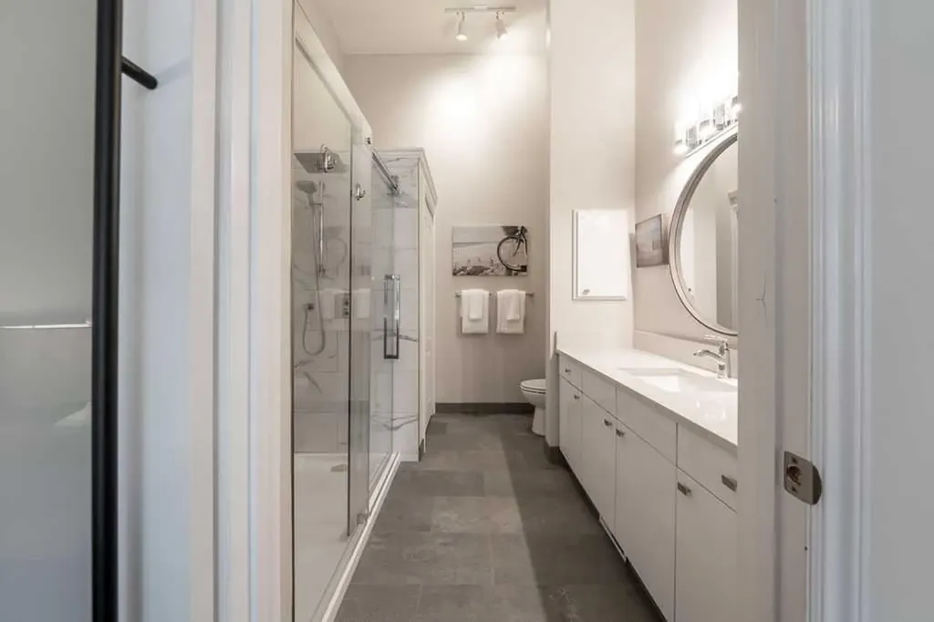 147 Silver Creek Mews NW Calgary AB T3B 5L2