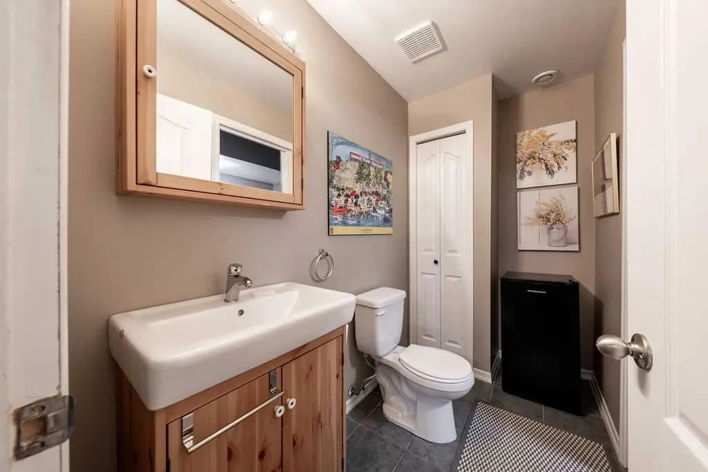 147 Silver Creek Mews NW Calgary AB T3B 5L2