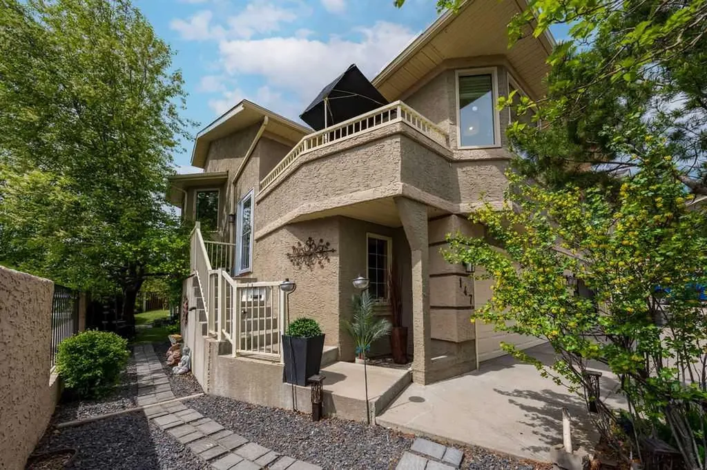 147 Silver Creek Mews NW Calgary AB T3B 5L2