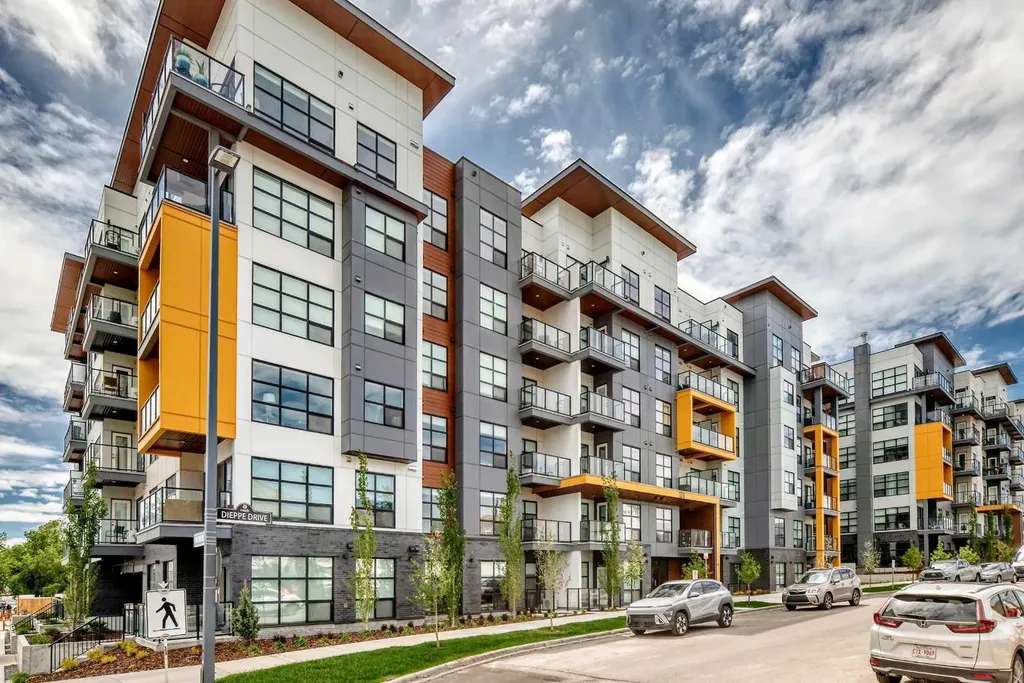 370 Dieppe Drive SW Drive Calgary AB T3E0E6