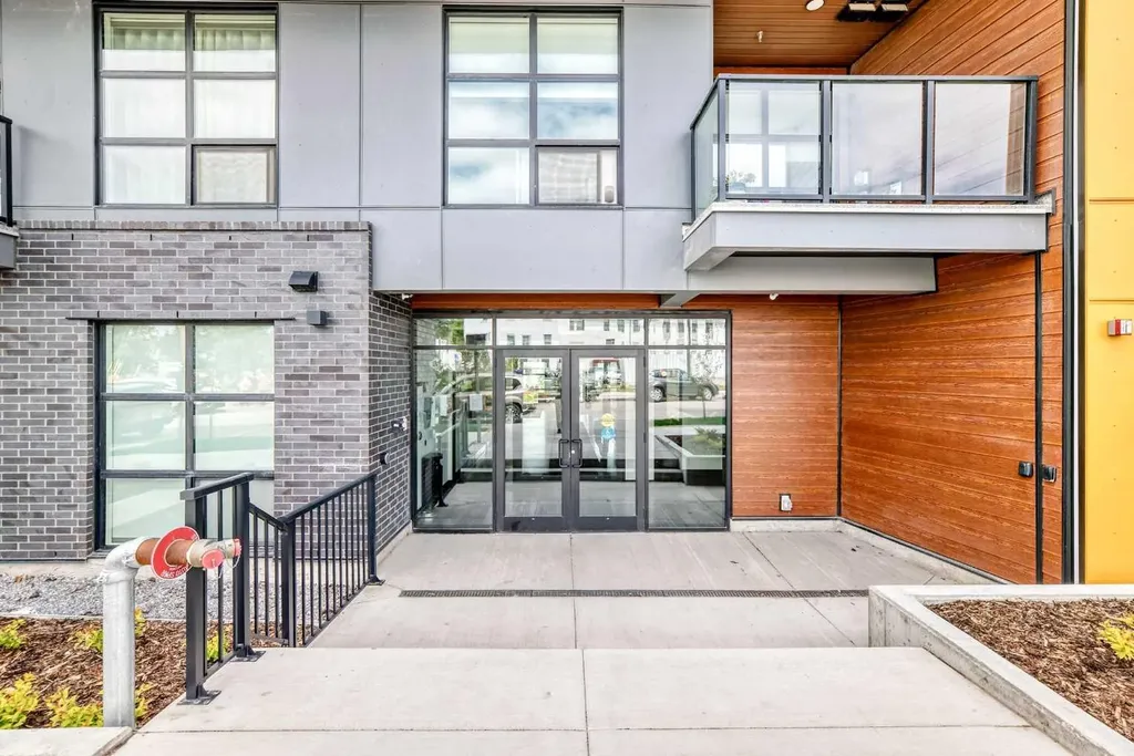 370 Dieppe Drive SW Drive Calgary AB T3E0E6