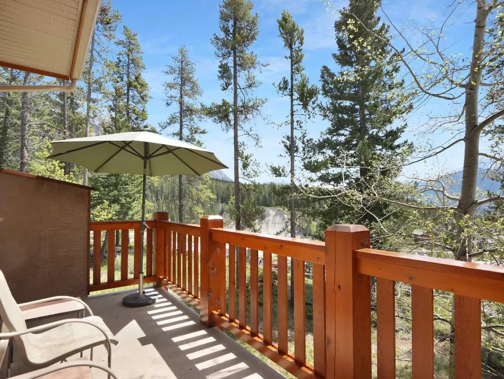 300 Eagle Terrace Road Canmore AB T1W3E5
