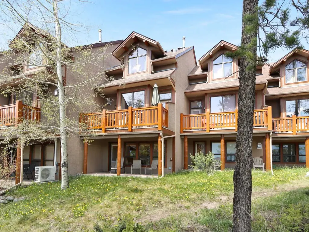300 Eagle Terrace Road Canmore AB T1W3E5