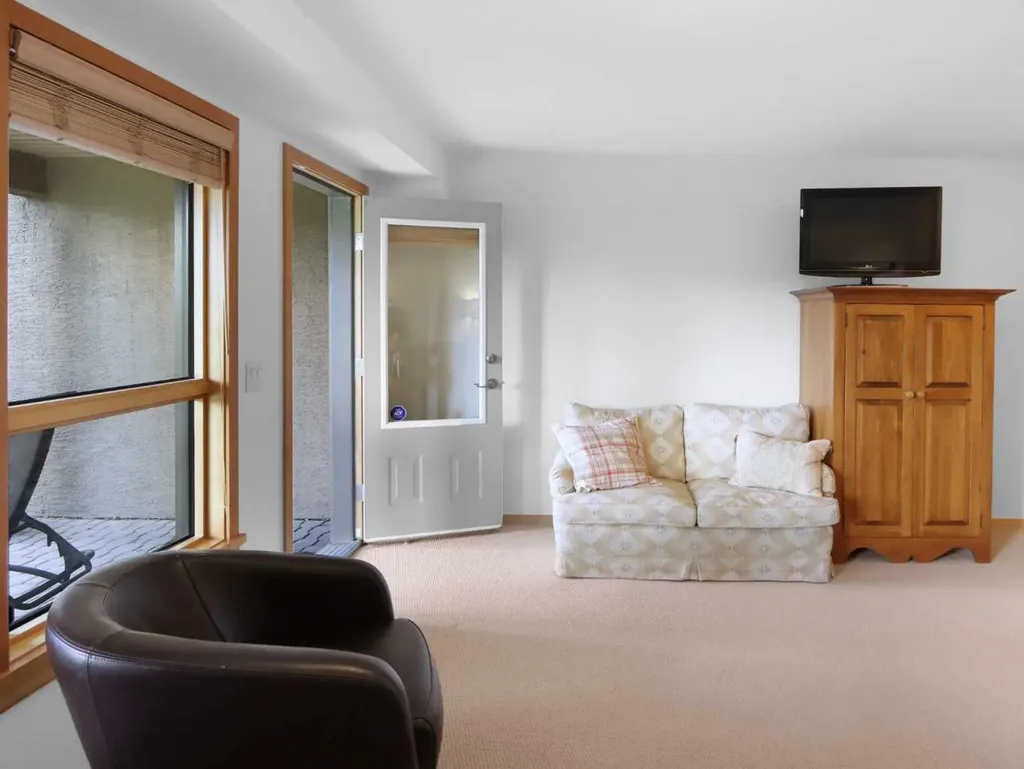 300 Eagle Terrace Road Canmore AB T1W3E5