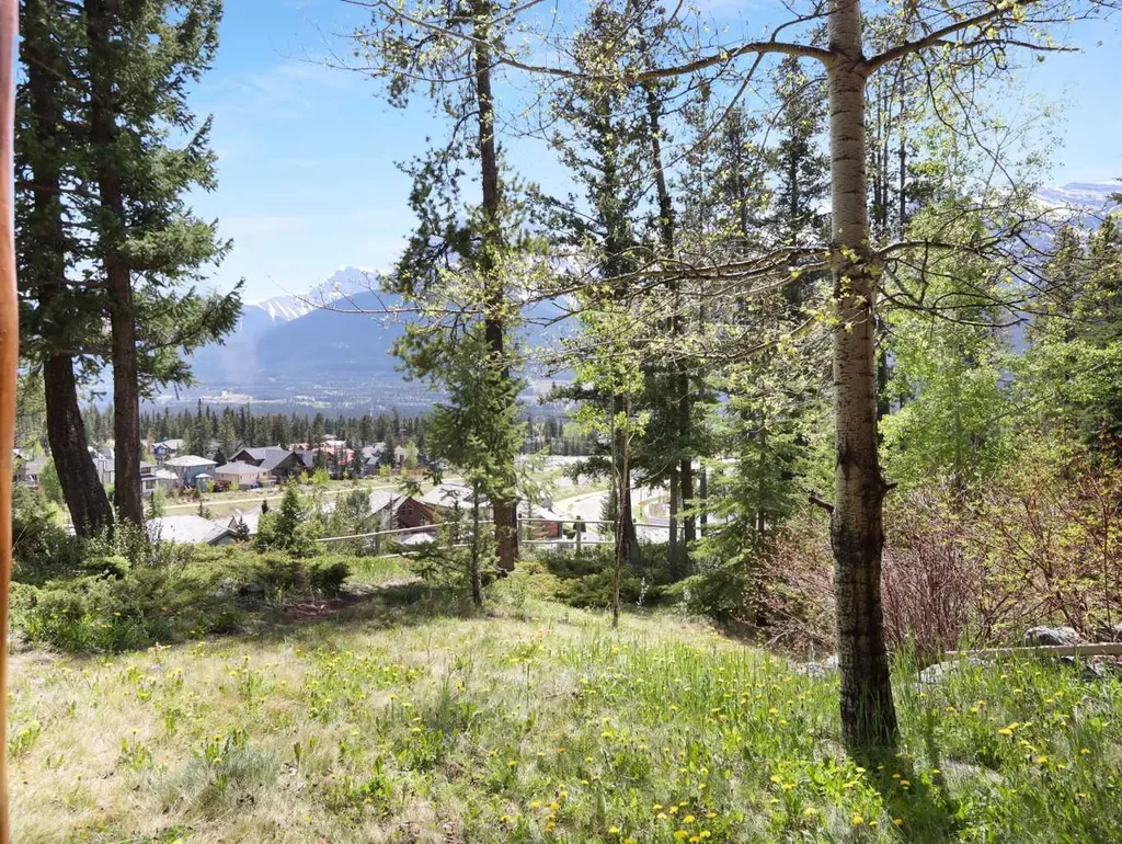 300 Eagle Terrace Road Canmore AB T1W3E5