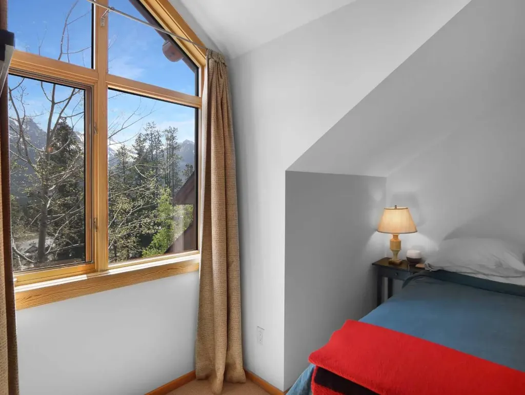 300 Eagle Terrace Road Canmore AB T1W3E5
