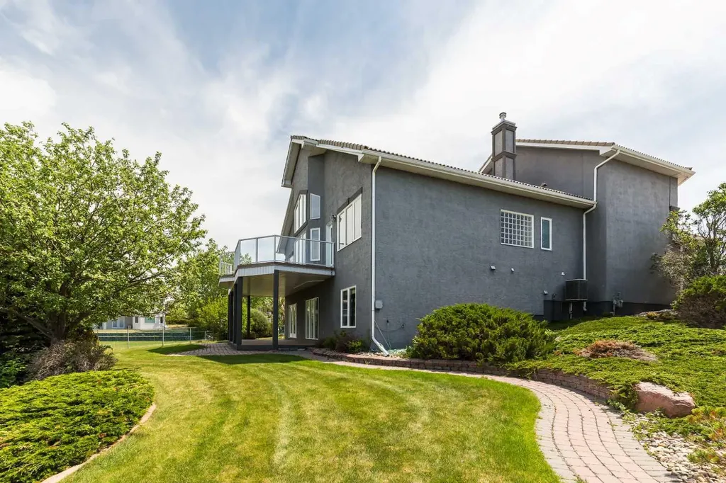73 Fairmont Park Landing S Lethbridge AB T1K 7L1
