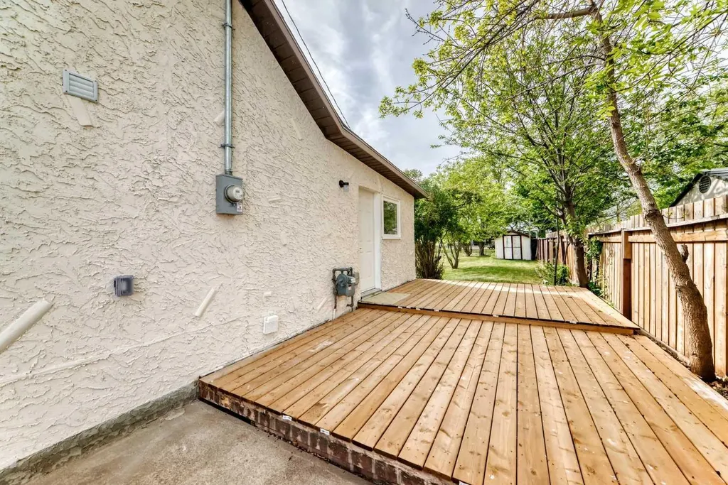367 47 Avenue W Claresholm AB T0L 0T0