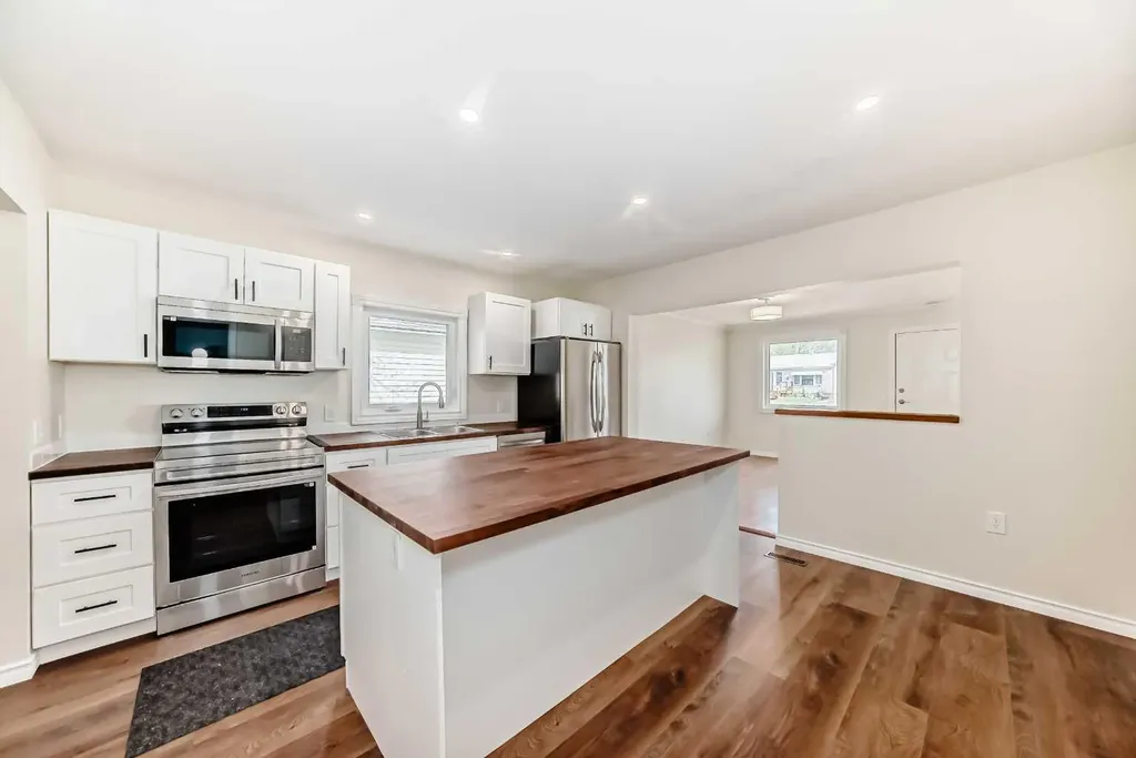 367 47 Avenue W Claresholm AB T0L 0T0