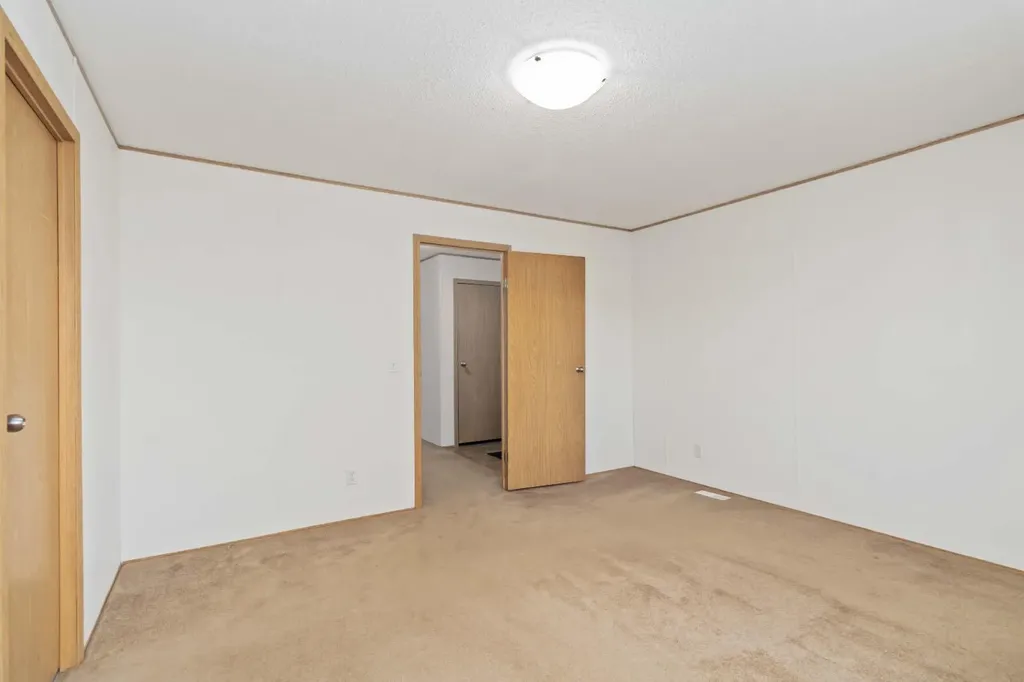 116 Greenwood Place Fort Mcmurray AB T9H 2L9