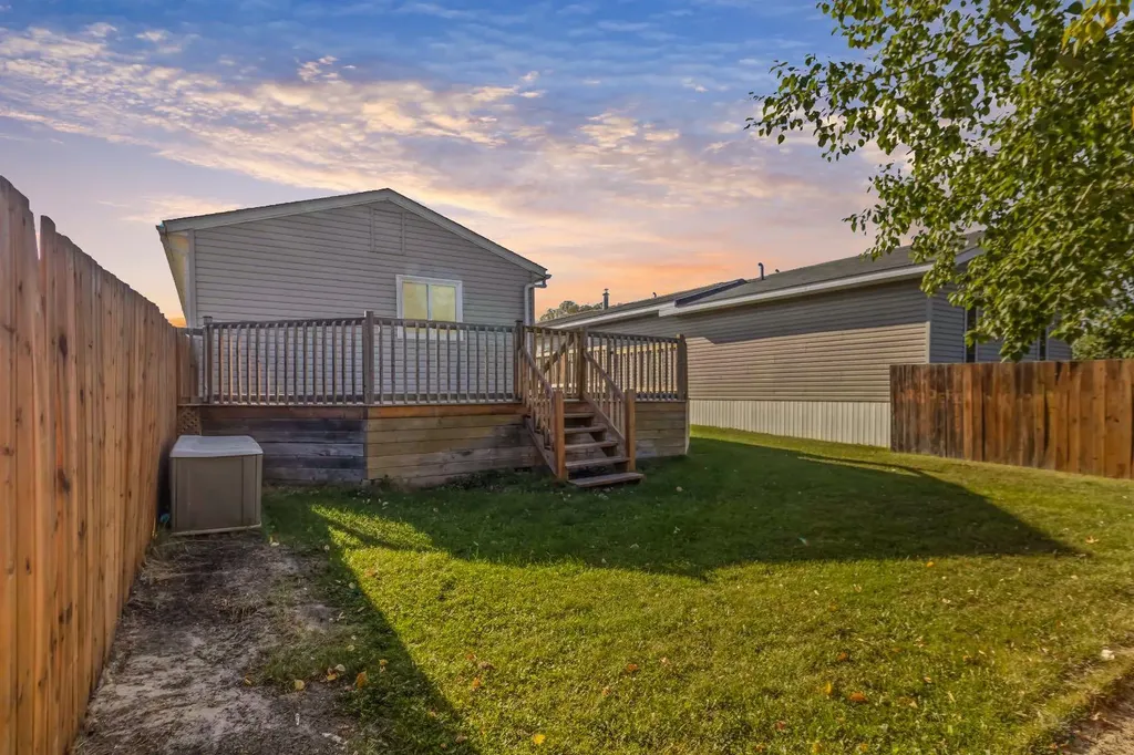 116 Greenwood Place Fort Mcmurray AB T9H 2L9
