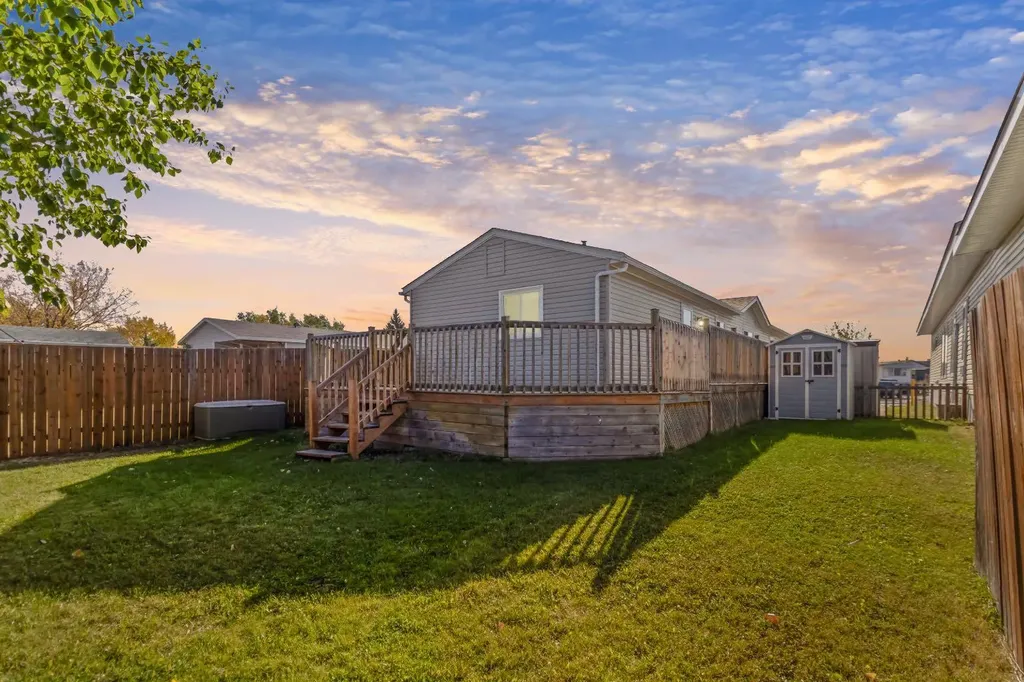 116 Greenwood Place Fort Mcmurray AB T9H 2L9
