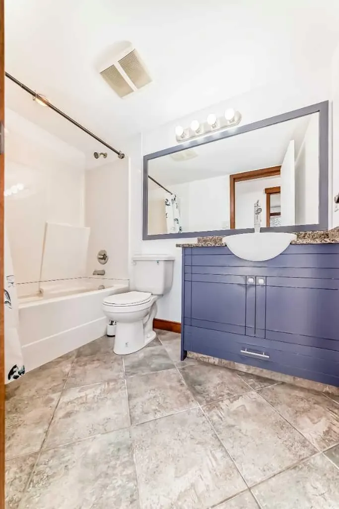 315 50 Avenue SW Calgary AB T2S 1H3