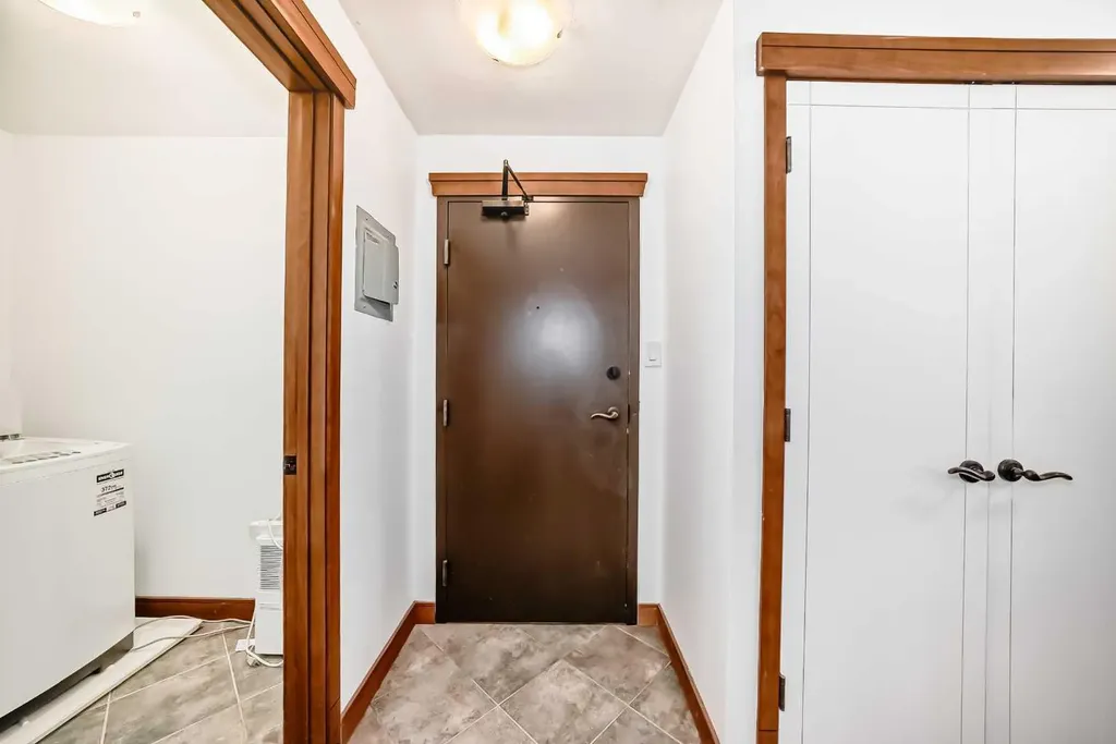 315 50 Avenue SW Calgary AB T2S 1H3