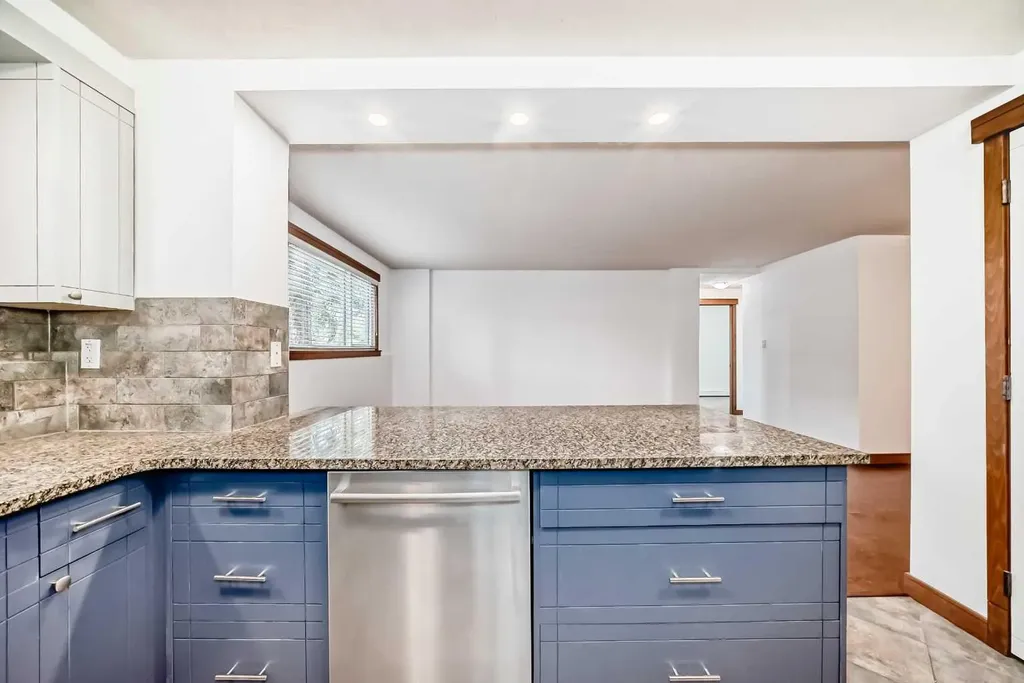 315 50 Avenue SW Calgary AB T2S 1H3
