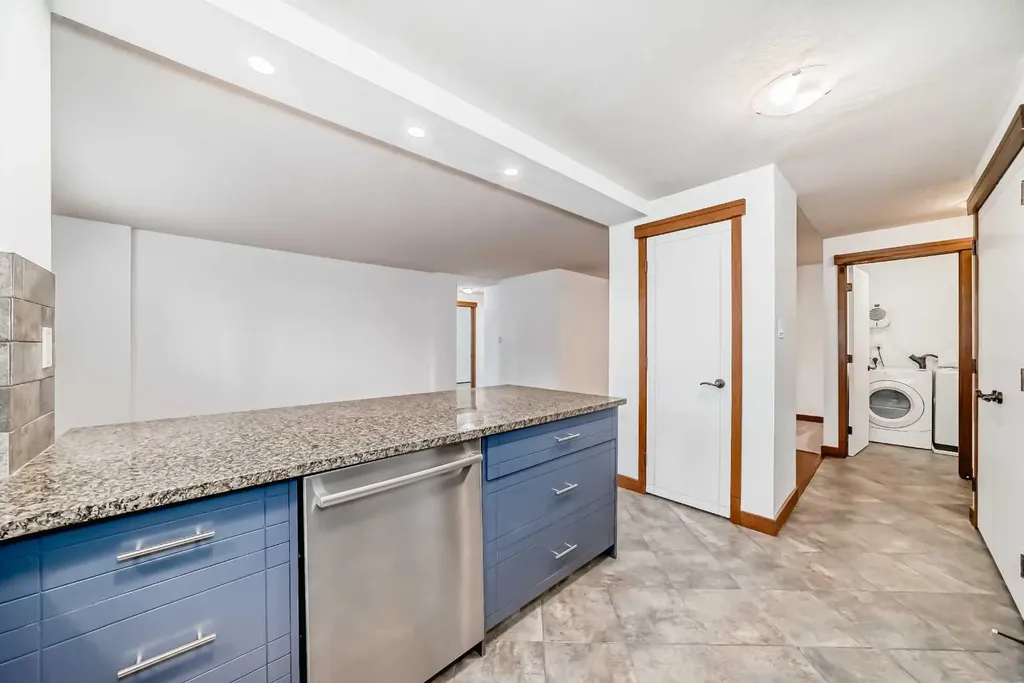 315 50 Avenue SW Calgary AB T2S 1H3