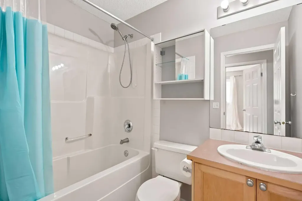 88 Rockyledge Crescent NW Calgary AB T3G 5M9