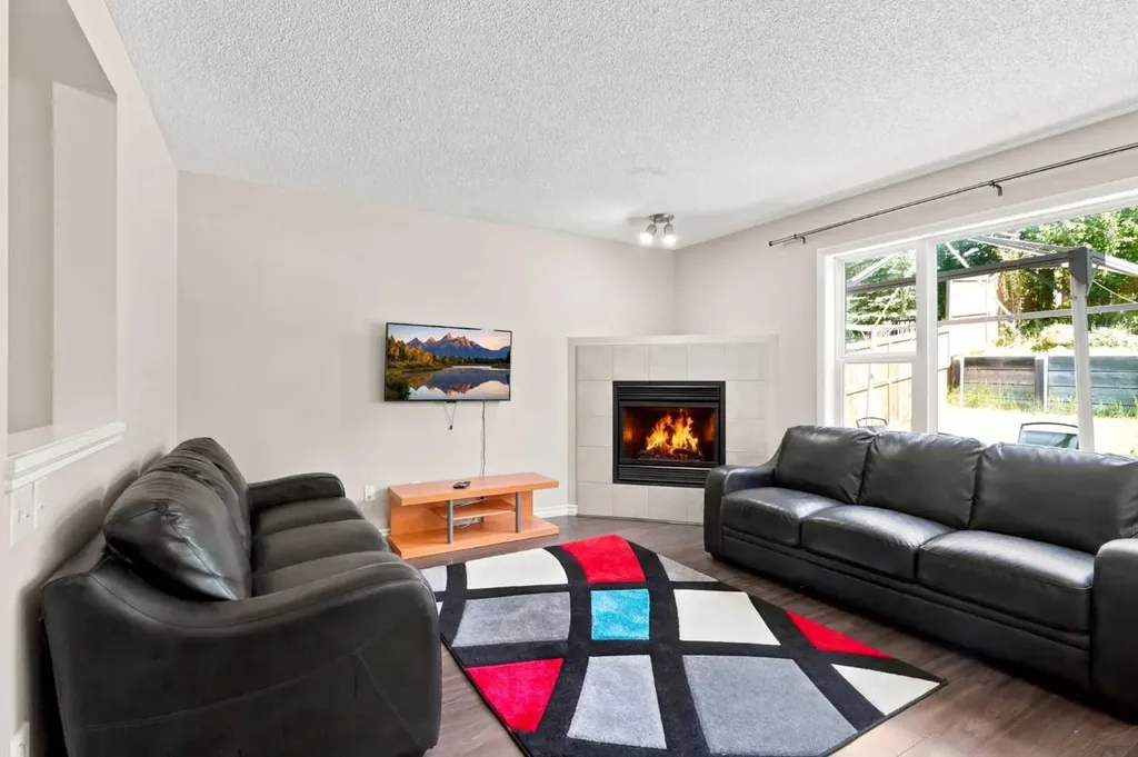 88 Rockyledge Crescent NW Calgary AB T3G 5M9