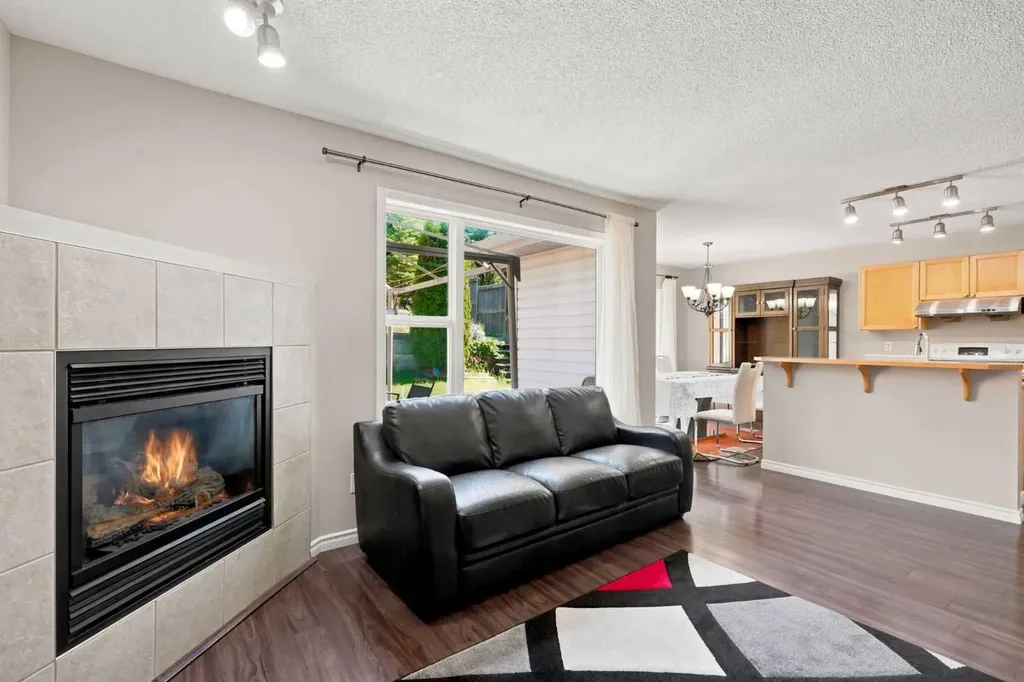88 Rockyledge Crescent NW Calgary AB T3G 5M9
